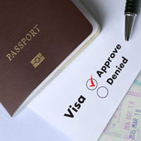 Philadelphia citizenship lawyers explain how visas and green cards differ.